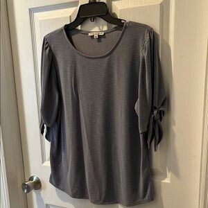 Green Envelope Gray Tie Front 3/4 Sleeve Blouse